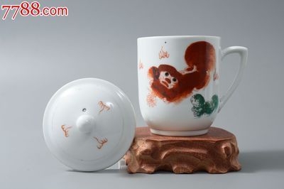 瓷中雅韵 五十年代景德镇粉彩太师少保盖杯品鉴